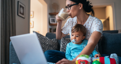 5 Surprising Ways A Hands-Free Breast Pump Can Stand Out For The Mom On The Go